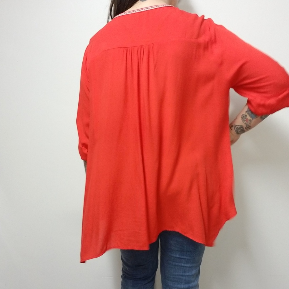 ANDREE Embroidered Sharkbite Tunic Roll Sleeves - Picture 6 of 8
